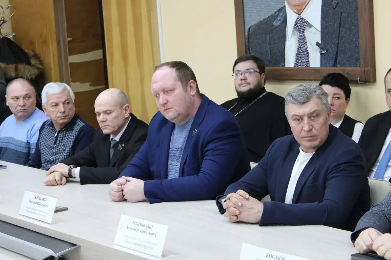 Представители Общественного совета посетили заседание Горловского горсовета .