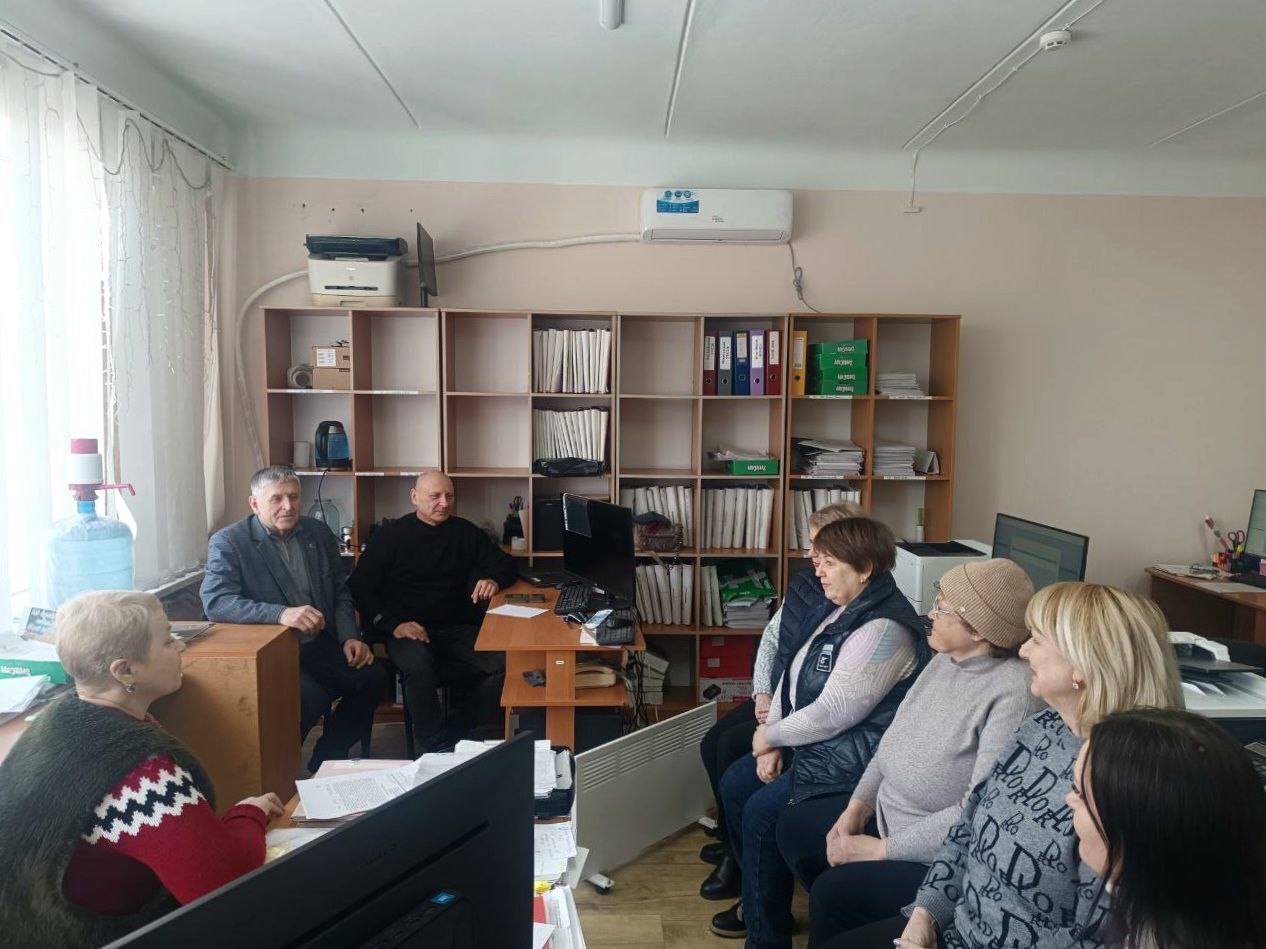 Встреча с депутатом Геннадием Маюровым .