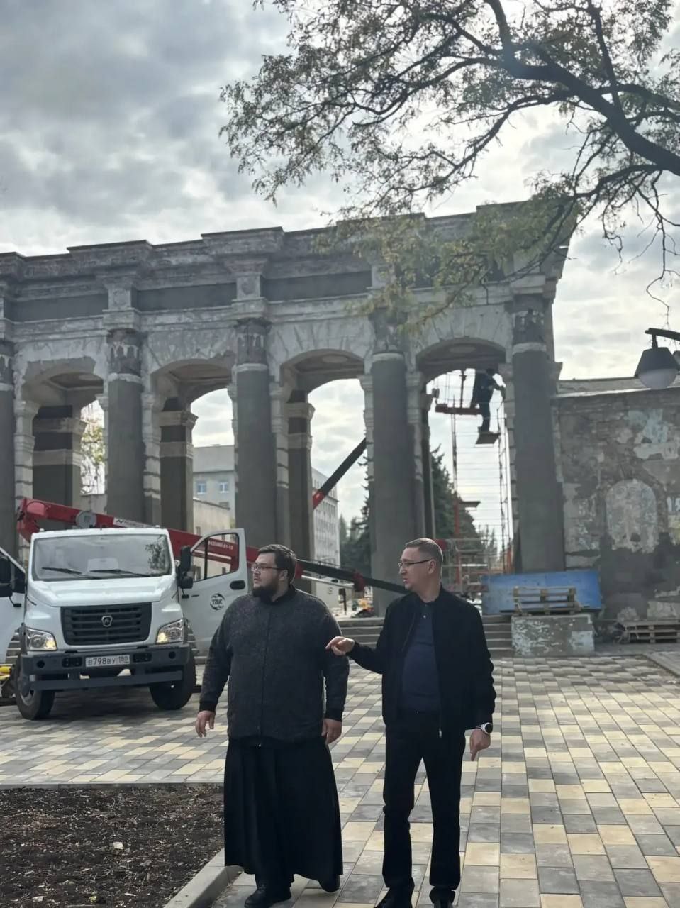 Реконструкция парка им. Горького в Горловке: проверка хода и качества работ.