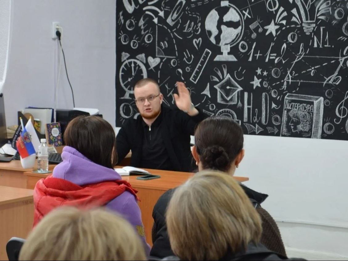 Жители Калининского района Горловки задали депутату волнующие их вопросы .