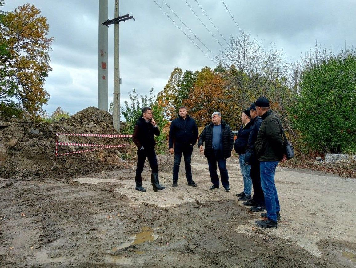 В Горловке ремонтируют магистральный водовод.