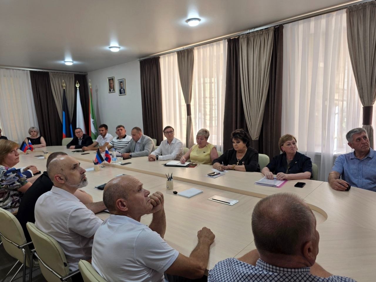 Представители Общественного совета обсудили будущее Горловки в контексте стратегии развития ДНР.