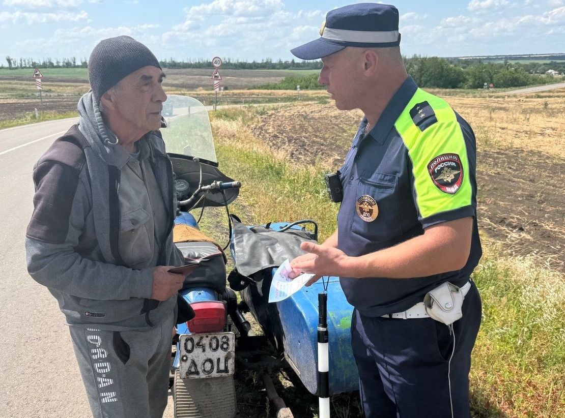 🚔 Сотрудники Госавтоинспекции напоминают водителям о необходимости замены водительских и регистрационных документов на российские.