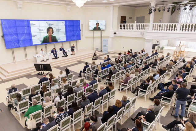 Председатель Горловского городского совета Донецкой Народной Республики Роман Конев принял участие в Дальневосточном форуме «Бережливые технологии» 2024.