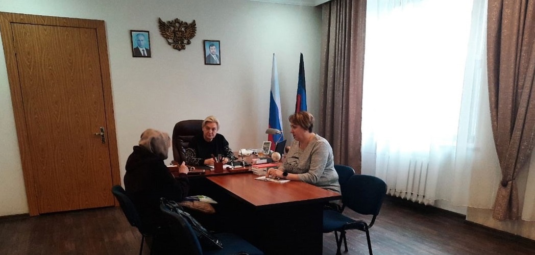 Личный прием руководителя Управы Калининского внутригородского района города Горловка Елены Васильевны Матенчук.