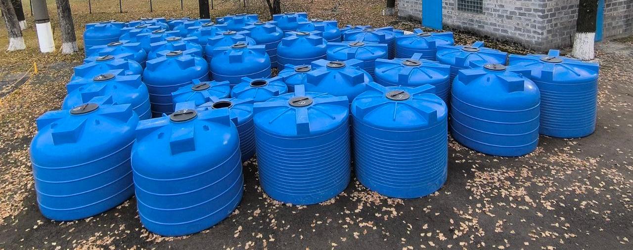 Кузбасс поставил в Горловку 89 ёмкостей для воды.