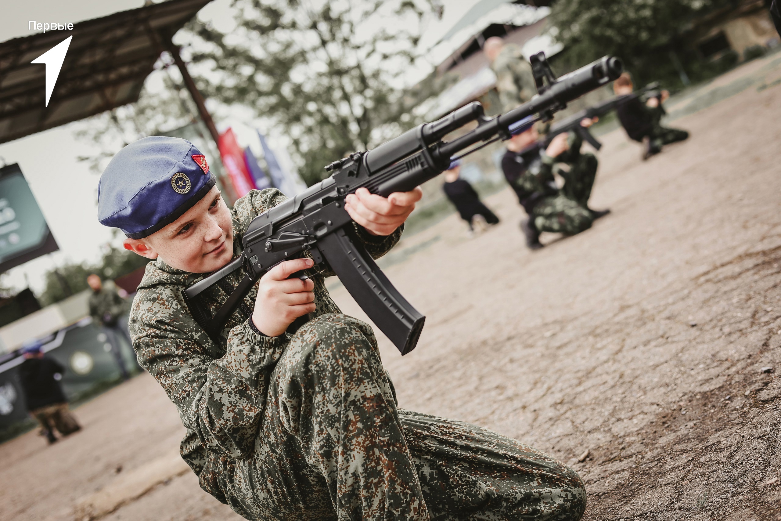 Горловские школьники на региональном этапе военно-спортивной игры «Зарница 2.0».