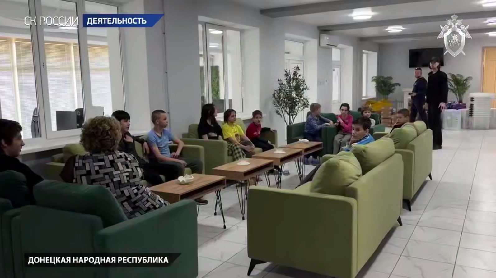 Военные следователи СК России передали гуманитарную помощь жителям новых регионов и бойцам Российской армии.