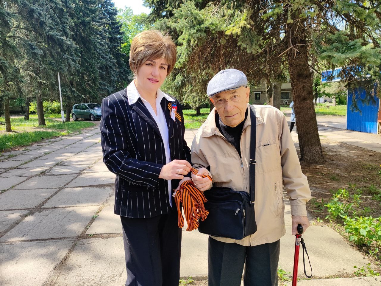 Всероссийская акция &quot;Георгиевская ленточка&quot; в Калининском внутригородском районе города Горловка продолжается.