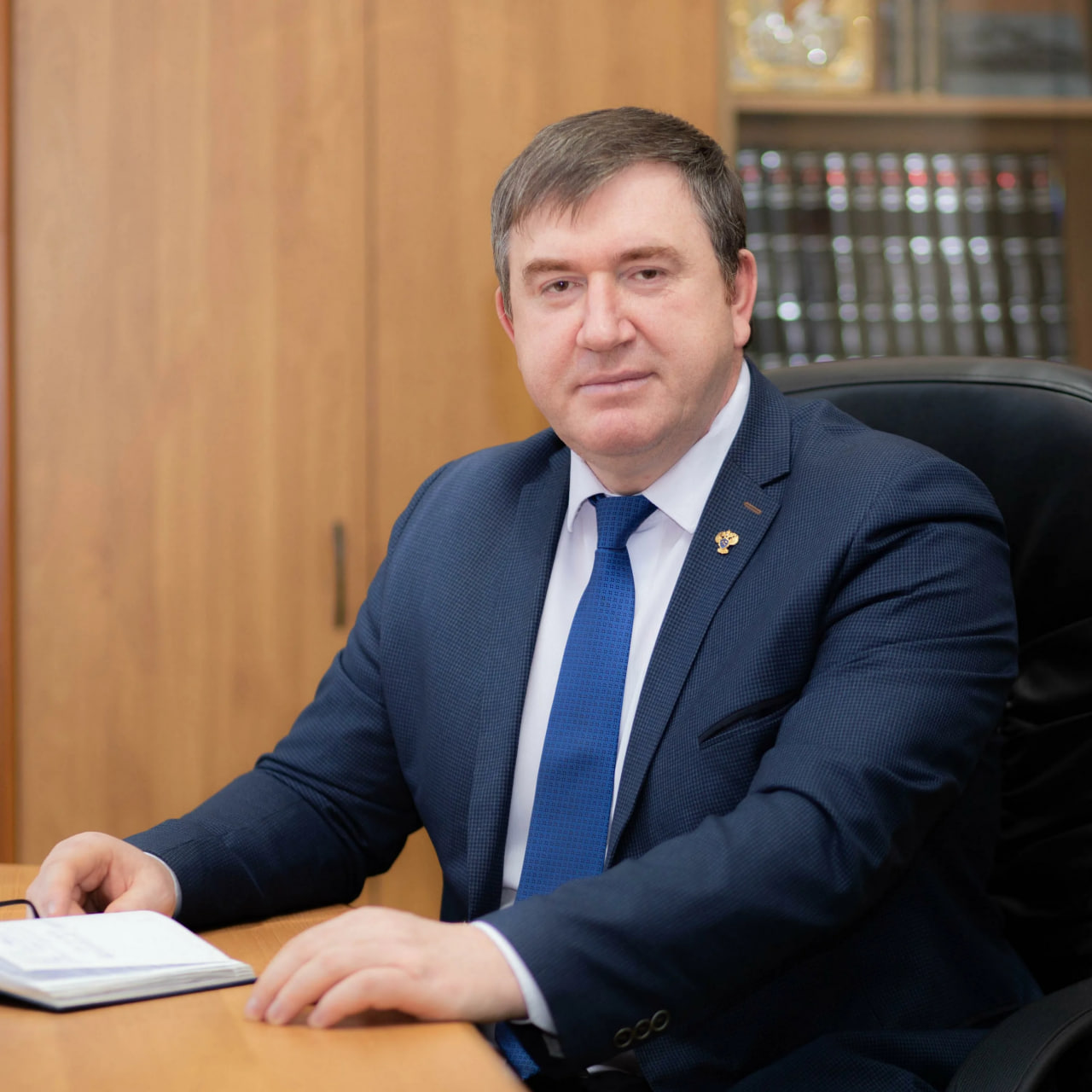 Иван Приходько поздравляет Олега Токарева с днем рождения.