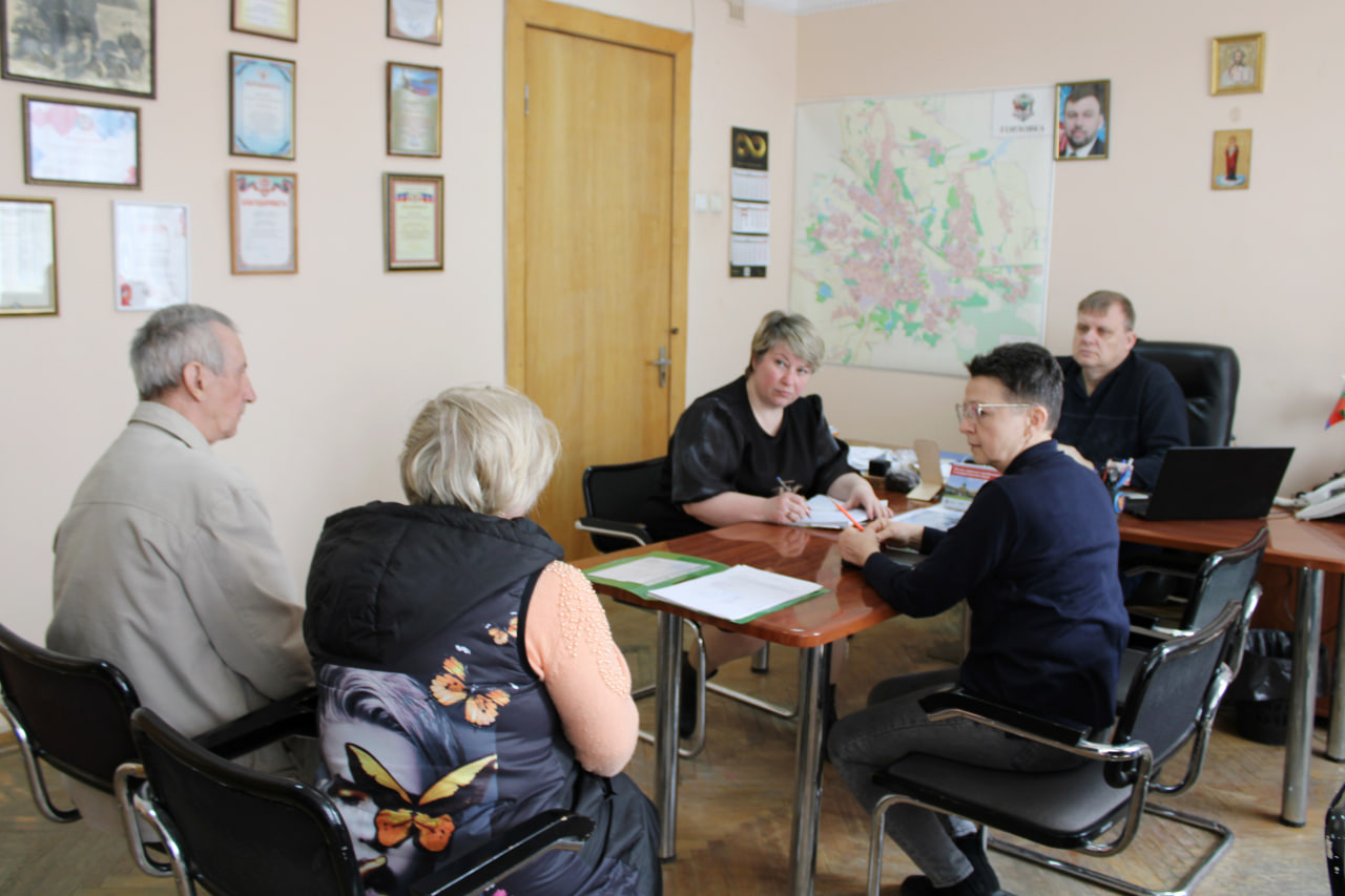 Личный прием граждан провел заместитель главы администрации городского округа Горловка Донецкой Народной Республики Алексей Ивахненко.