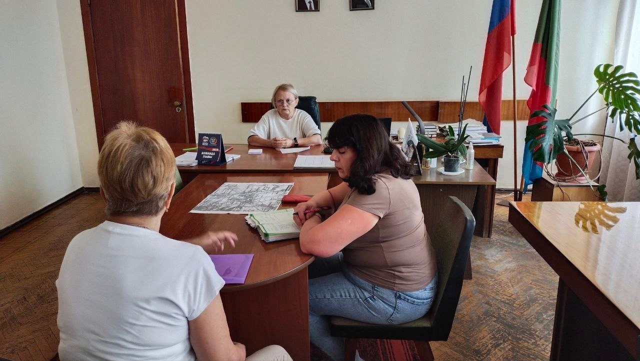 Личный прием граждан руководителем управы Никитовского внутригородского района города Горловка Ириной Джеломановой.