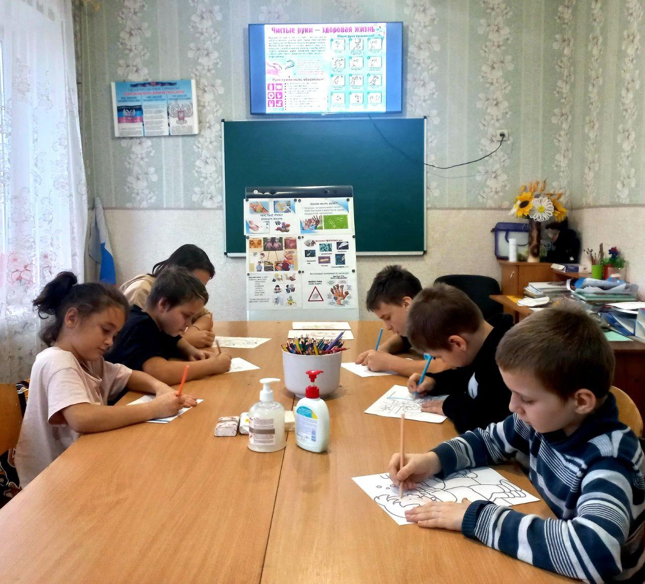 В Горловском социальном центре прошло профилактическое мероприятие «Чистые руки» .