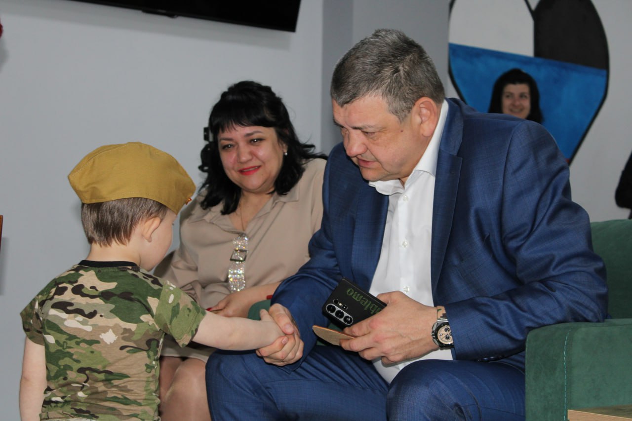 Детскому социальному центру передали новые стиральную и сушильную машинки.