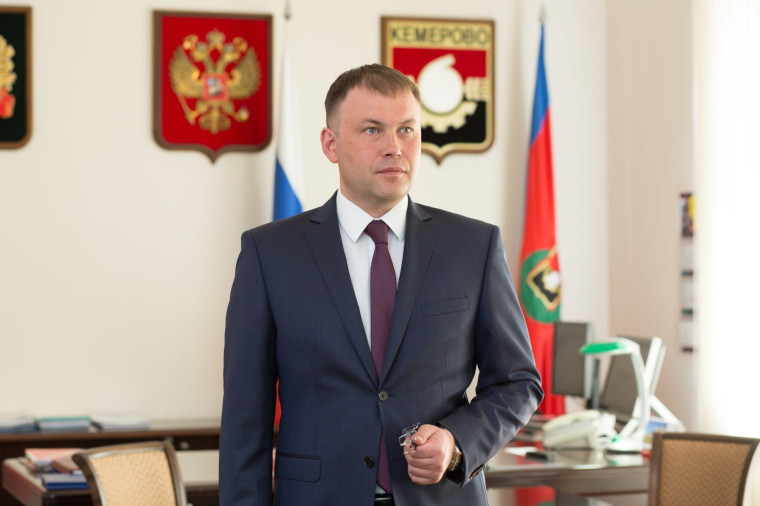 На выборах Губернатора Кемеровской области – Кузбасса уверенную победу одержал Илья Владимирович Середюк. На выборах Губернатора Кемеровской области – Кузбасса уверенную победу одержал Илья Владимирович Середюк.