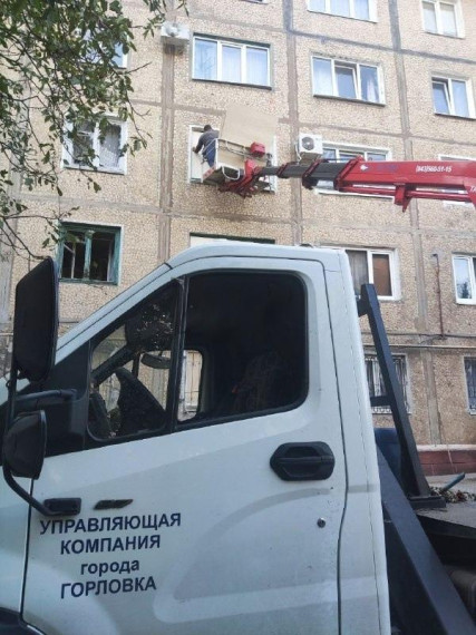 Кузбасс помогает Горловке справиться с последствиями обстрела. Кузбасс помогает Горловке справиться с последствиями обстрела.