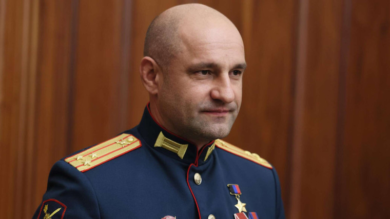 Иван Приходько поздравляет Артема Жогу с назначением на пост полномочным представителем Президента Российской Федерации в Уральском федеральном округе. Иван Приходько поздравляет Артема Жогу с назначением на пост полномочным представителем Президента Российской Федерации в Уральском федеральном округе.