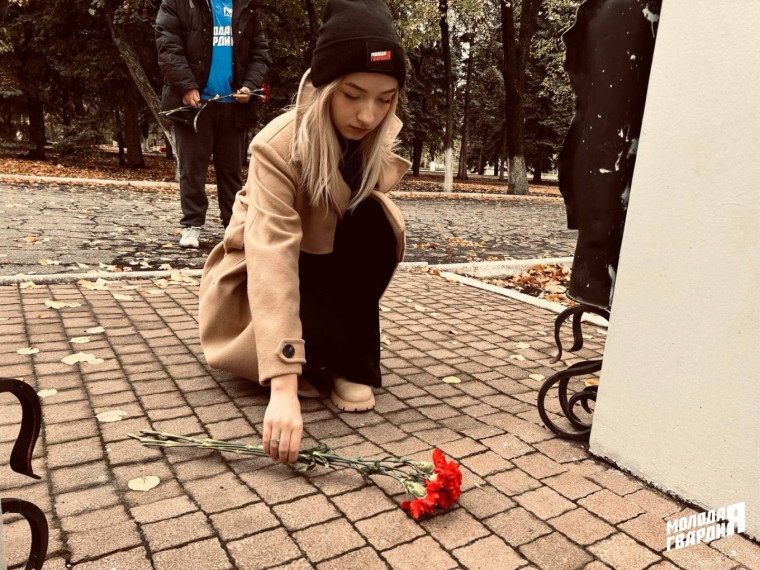 Никто не забыт, ничто не забыто!. Никто не забыт, ничто не забыто!.