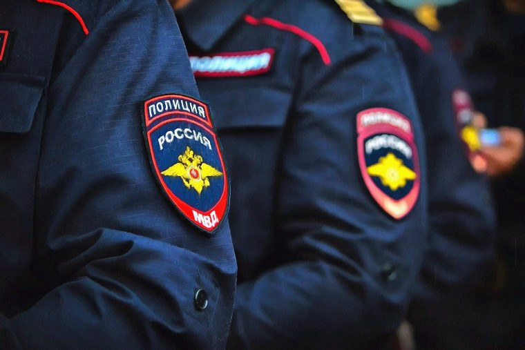 Полицейские проводят профилактическую работу с мигрантами в Горловке. Полицейские проводят профилактическую работу с мигрантами в Горловке.