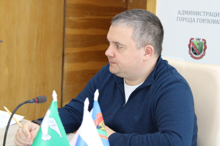 Глава администрации города Горловка Павел Калиниченко провел личный прием граждан. Глава администрации города Горловка Павел Калиниченко провел личный прием граждан.