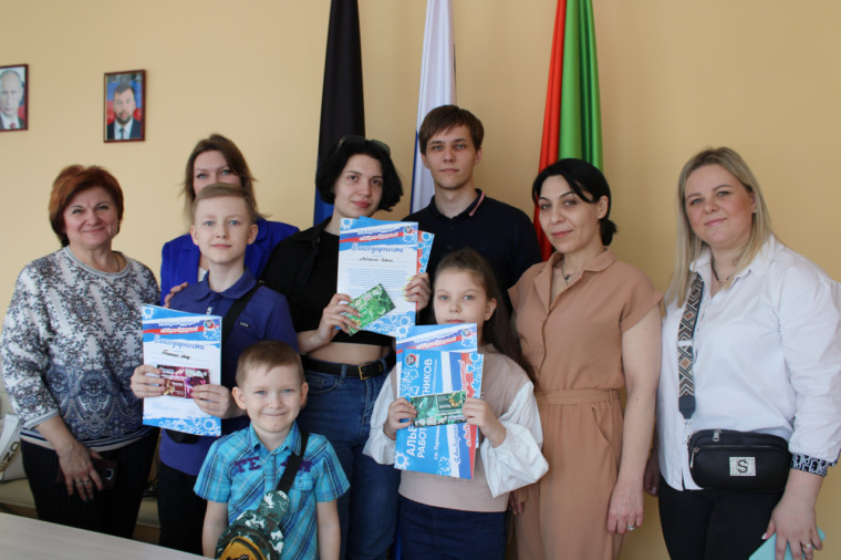 В Горловке подведены итоги конкурса «Я выбираю будущее – я выбираю Президента». В Горловке подведены итоги конкурса «Я выбираю будущее – я выбираю Президента».