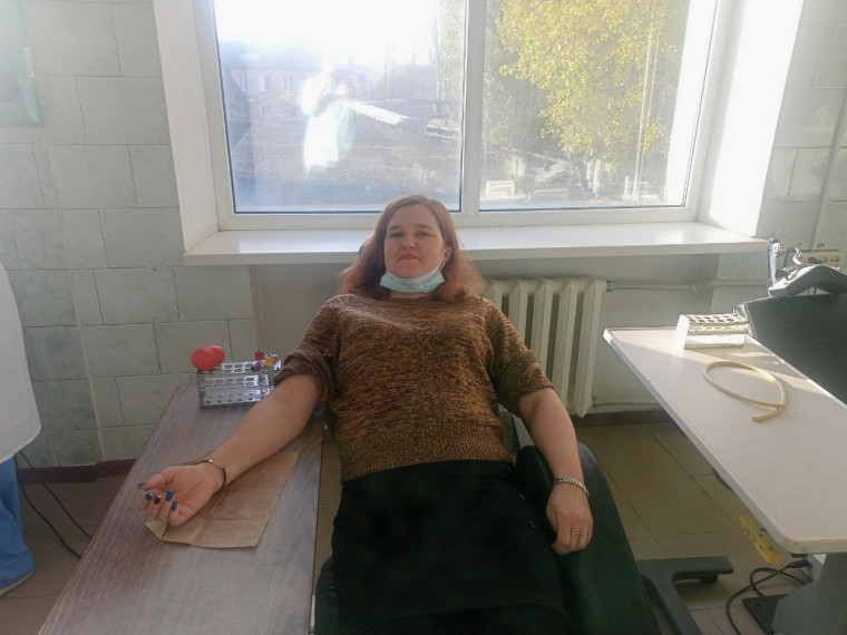 Жители Калининского района г. Горловки приняли активное участие в бессрочной акции по сдаче крови «Сдай кровь – спаси жизнь!». Жители Калининского района г. Горловки приняли активное участие в бессрочной акции по сдаче крови «Сдай кровь – спаси жизнь!».