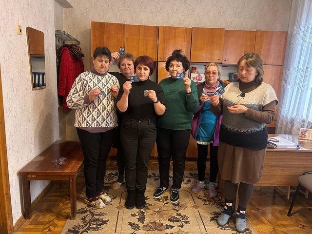 Новым членам партии «Единая Россия» вручили партийные билеты. Новым членам партии «Единая Россия» вручили партийные билеты.