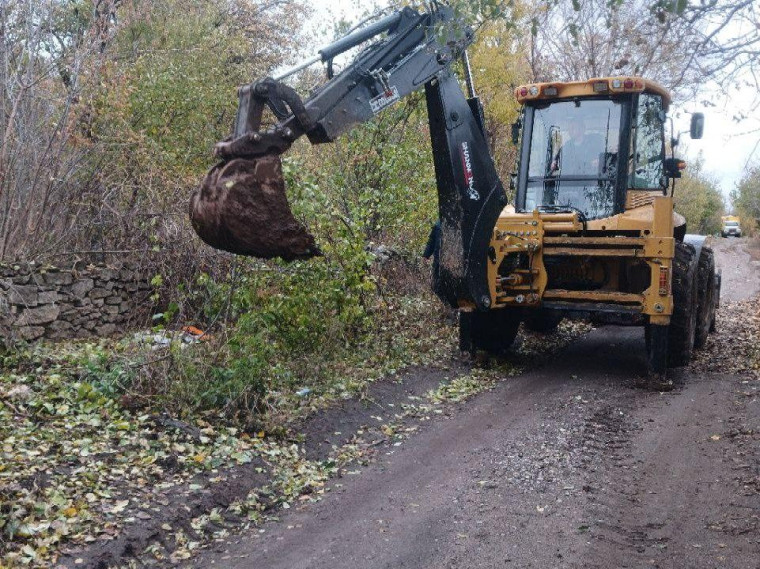 Специалисты Горловского водоканала продолжают работы по восстановлению водоснабжения города. Специалисты Горловского водоканала продолжают работы по восстановлению водоснабжения города.
