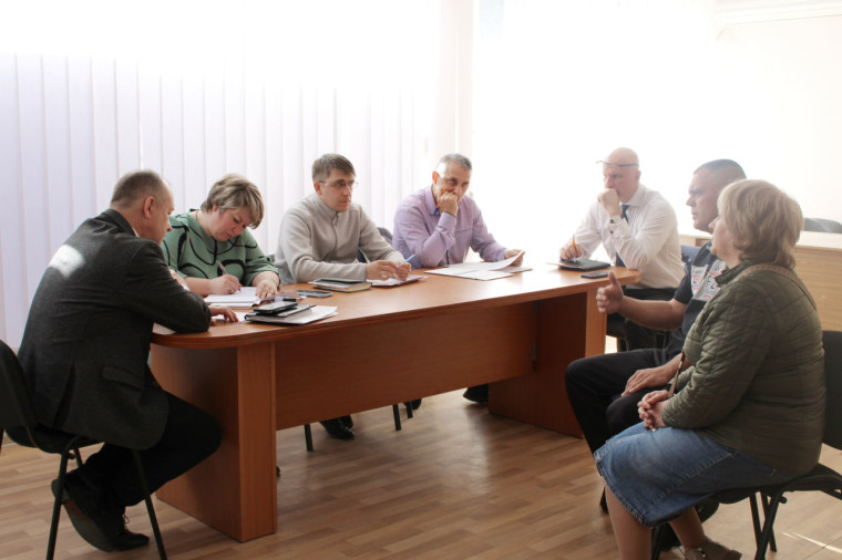 Заместитель главы администрации городского округа Горловка Игорь Горбатов провёл приём граждан. Заместитель главы администрации городского округа Горловка Игорь Горбатов провёл приём граждан.