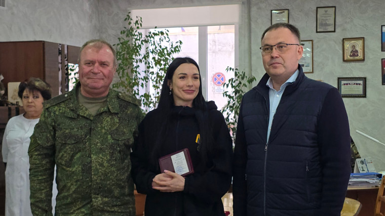 Губернатор Кузбасса Илья Владимирович Середюк посетил одну из больниц Горловки. Губернатор Кузбасса Илья Владимирович Середюк посетил одну из больниц Горловки.