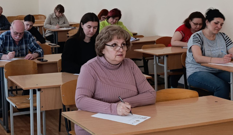 В ДНР состоялась республиканская акция «Донецкий диктант». В ДНР состоялась республиканская акция «Донецкий диктант».