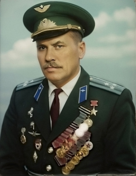 Герой Советского Союза Виктор Филиппович Молозев. Герой Советского Союза Виктор Филиппович Молозев.