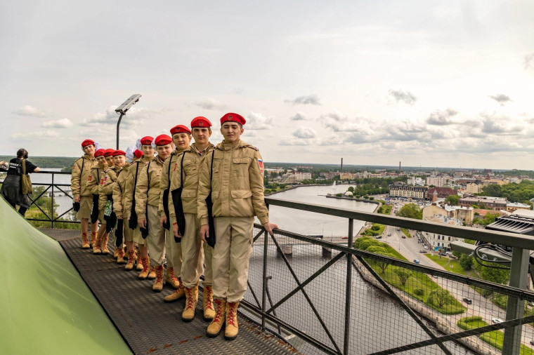 Юнармейцы из Горловки посетили Выборгский замок в Ленобласти. Юнармейцы из Горловки посетили Выборгский замок в Ленобласти.