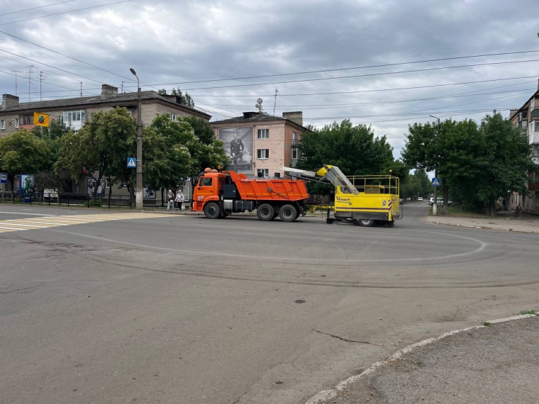 МУП «Простор» ежедневно выполняет все необходимые работы по содержанию городских улиц. МУП «Простор» ежедневно выполняет все необходимые работы по содержанию городских улиц.