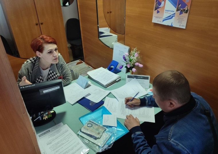 Новая для жителей ДНР форма господдержки помогла жителю Горловки найти работу. Новая для жителей ДНР форма господдержки помогла жителю Горловки найти работу.