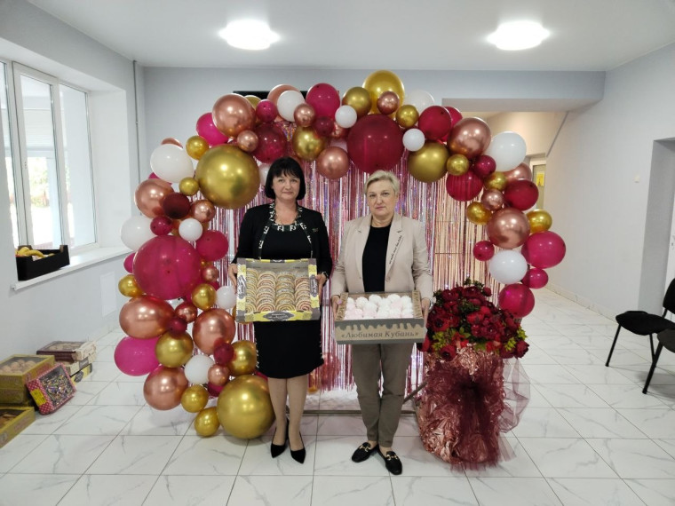 Руководитель Управы Калининского внутригородского района города Горловка и депутат Горловского городского совета Донецкой Народной Республики первого созыва посетили Детский социальный центр. Руководитель Управы Калининского внутригородского района города Горловка и депутат Горловского городского совета Донецкой Народной Республики первого созыва посетили Детский социальный центр.