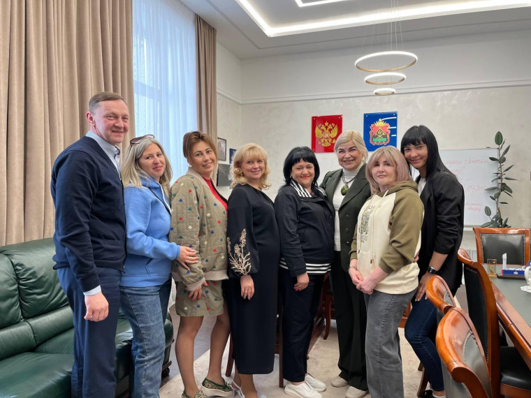 Представители Горловки участвуют в Международном женском форуме в Кузбассе. Представители Горловки участвуют в Международном женском форуме в Кузбассе.